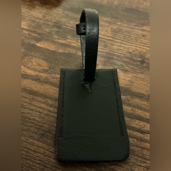 A Rare Modern Vintage Tumi Voyageur Leather Monogram Hang Tag Charm Handbag Tag - Picture 2 of 3